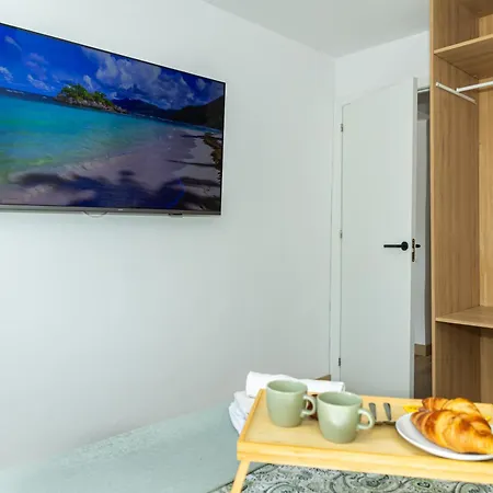 Mrs Piso Playa Y Centro Con Terraza דירה *