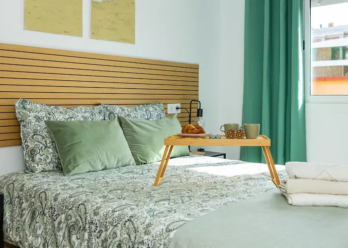 アパート Mrs Piso Playa Y Centro Con Terraza フエンヒロラ